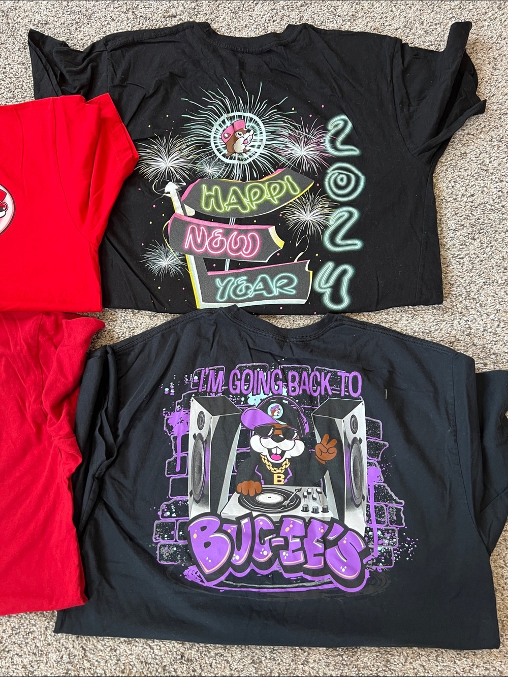 Bucees bundle of 4 tops. - Picture 3 of 3